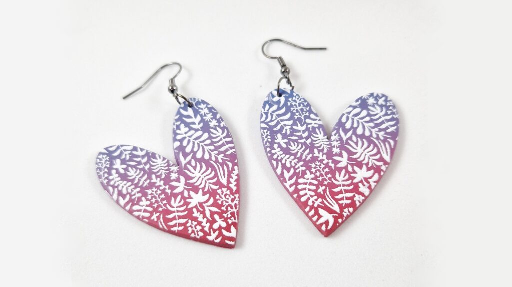 pendientes de arcilla polimérica decorados con silkscreen